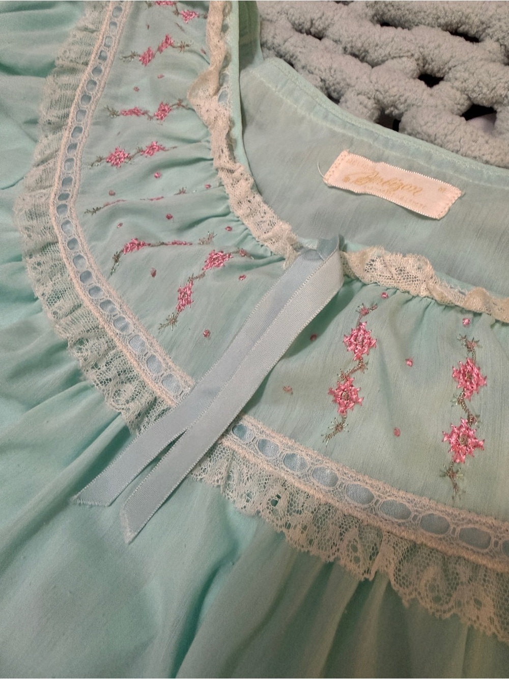 Melissa by Barbizon Vintage Light Aqua Nightgown with Delicate Lace Yoke Sz Med - Picture 12 of 17
